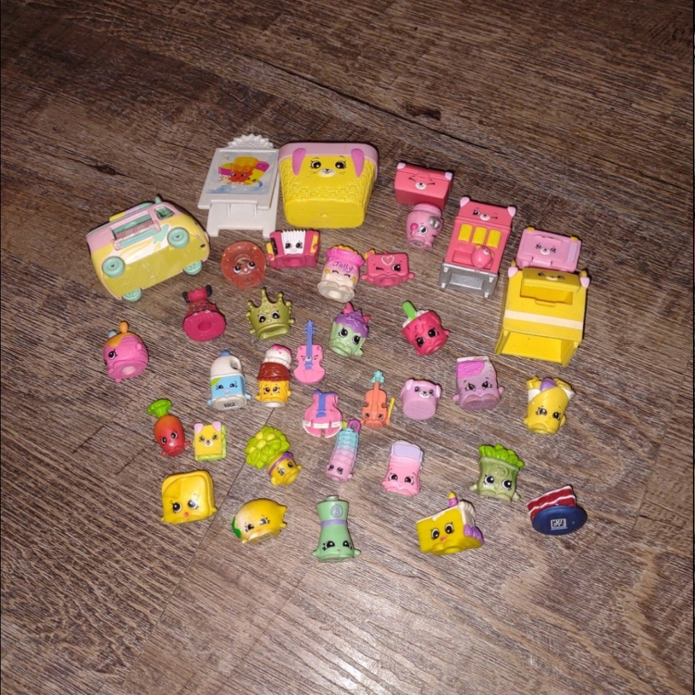 Shopkins mini figures lot